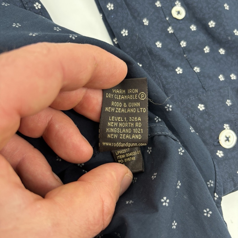 Rodd & Gunn Blue Floral Sports Fit Button Up Shirt Long Sleeve Navy Blue Medium - Picture 6 of 9